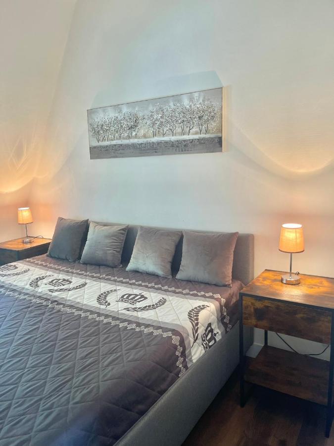 City Apartment, Ferienwohnung 3 Zkdb, Balkon, Dachgeschoss, Naehe Duesseldorf Krefeld Kültér fotó