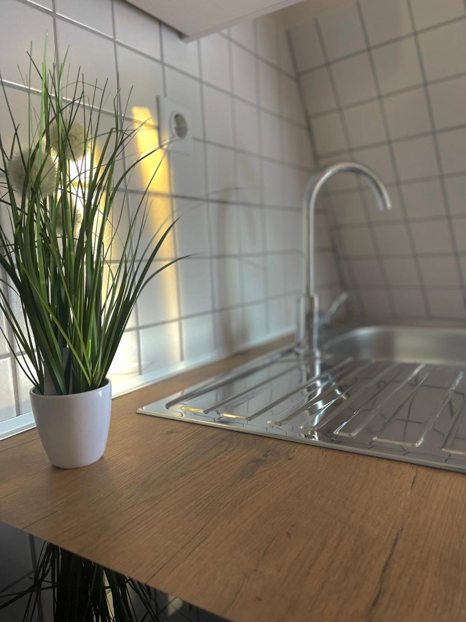 City Apartment, Ferienwohnung 3 Zkdb, Balkon, Dachgeschoss, Naehe Duesseldorf Krefeld Kültér fotó